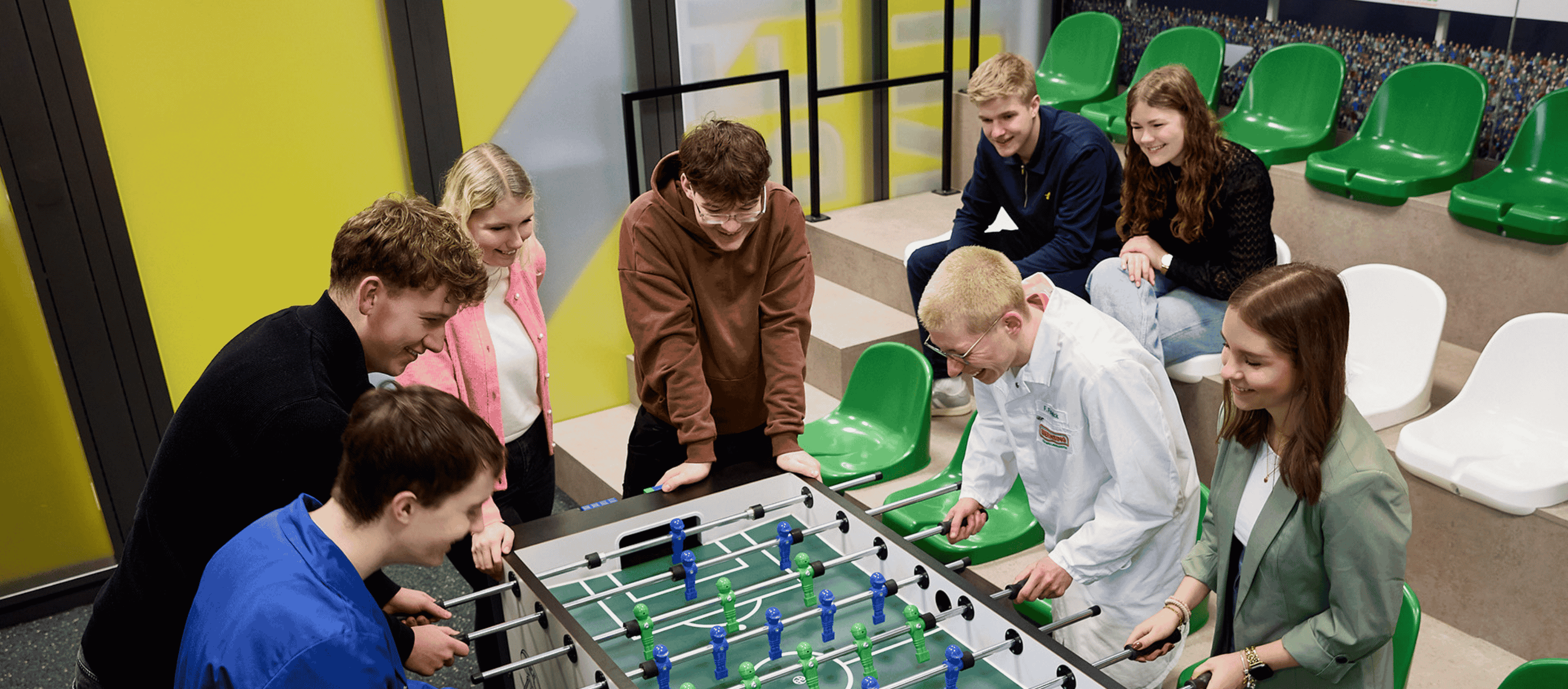 people, mitarbeitende, azubis, kicker tisch, buero